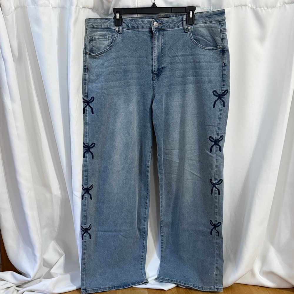 Stylish Blue Jeans with Bow Accents
